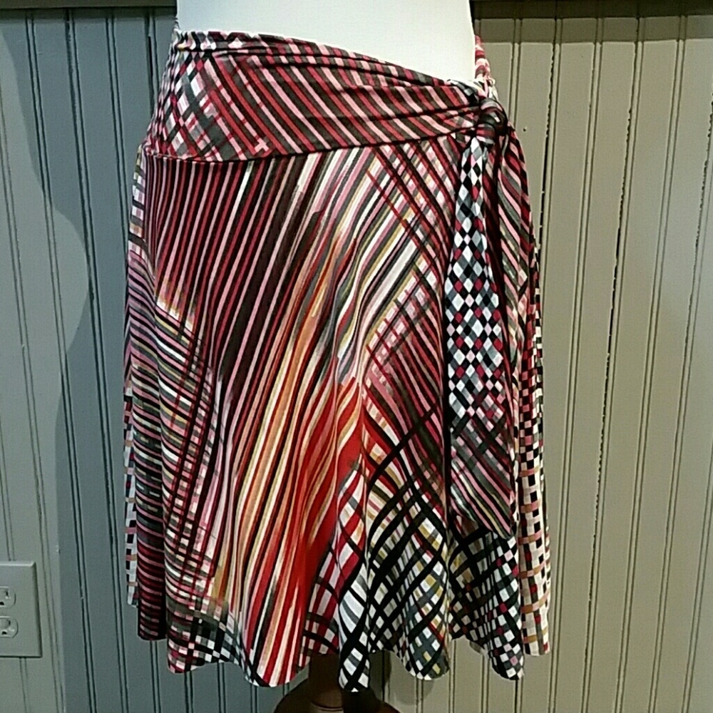 💕Neesha* Geo Skirt